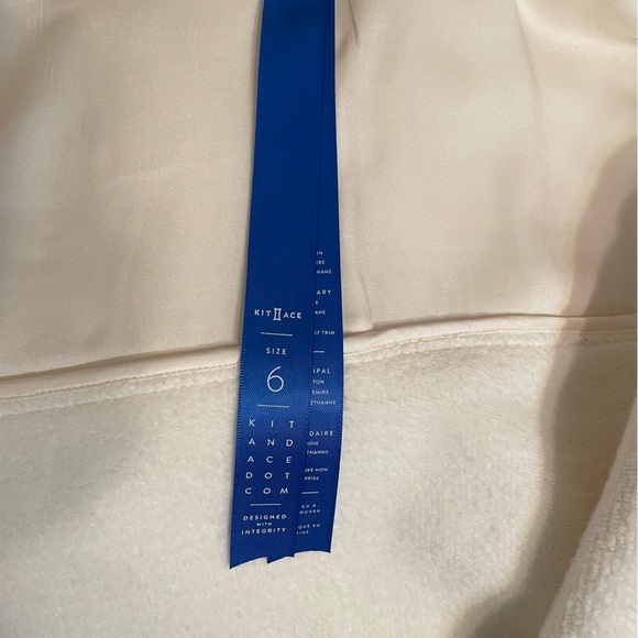 Kit and Ace dolman sweatshirt - Picture 7 of 7